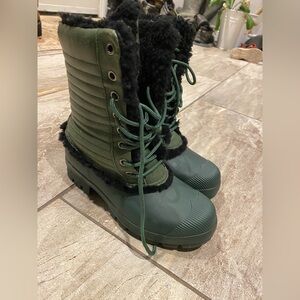 Hunter boots, leather upper, plush inside